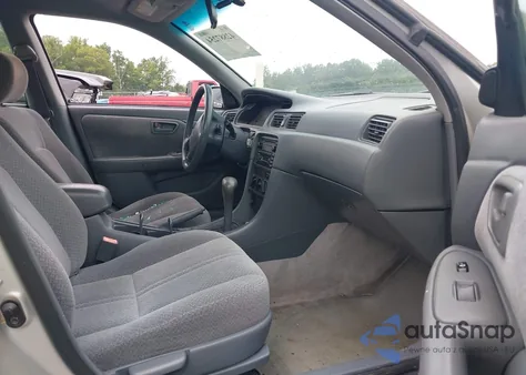 2001 Toyota Camry Le from USA, damaged, VIN 4T1BG22K91U775594